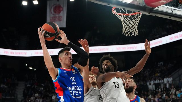 Anadolu Efes, Bayern Münih virajında