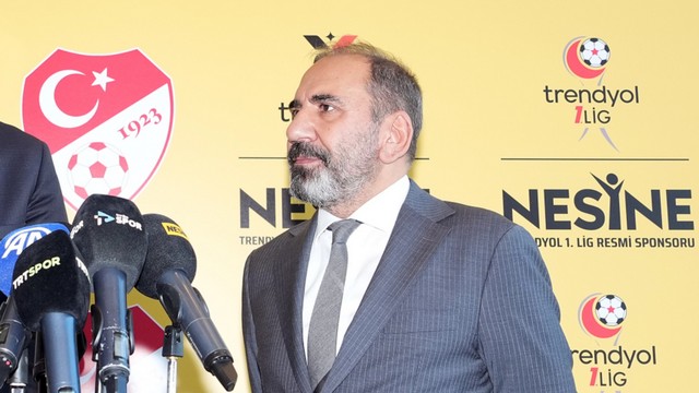 Mecnun Otyakmaz'dan yabancı oyuncu açıklaması