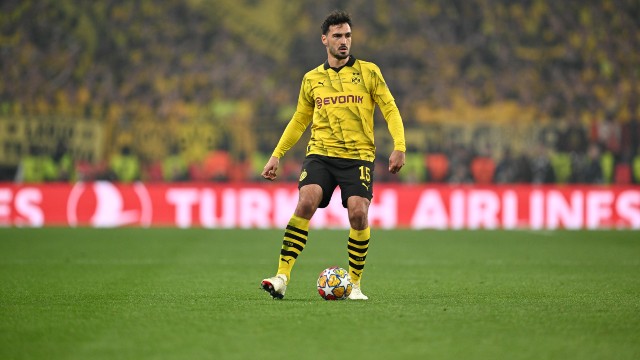 Hummels, Dortmund'dan ayrıldı