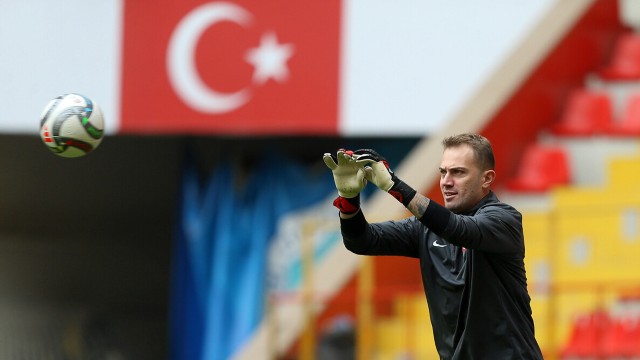 Mert Günok'a yeni sözleşme